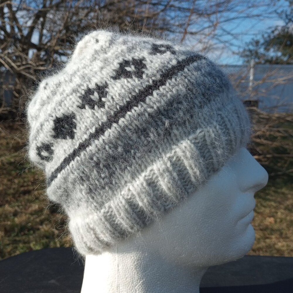 Men's Alpaca Fair Isle Beanie Wool Hat Handmade Knit White Gray Winter Nordic - Picture 4 of 9